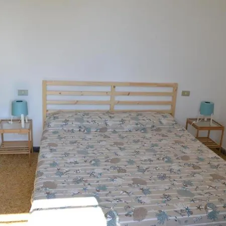 10 Apartment Ameglia